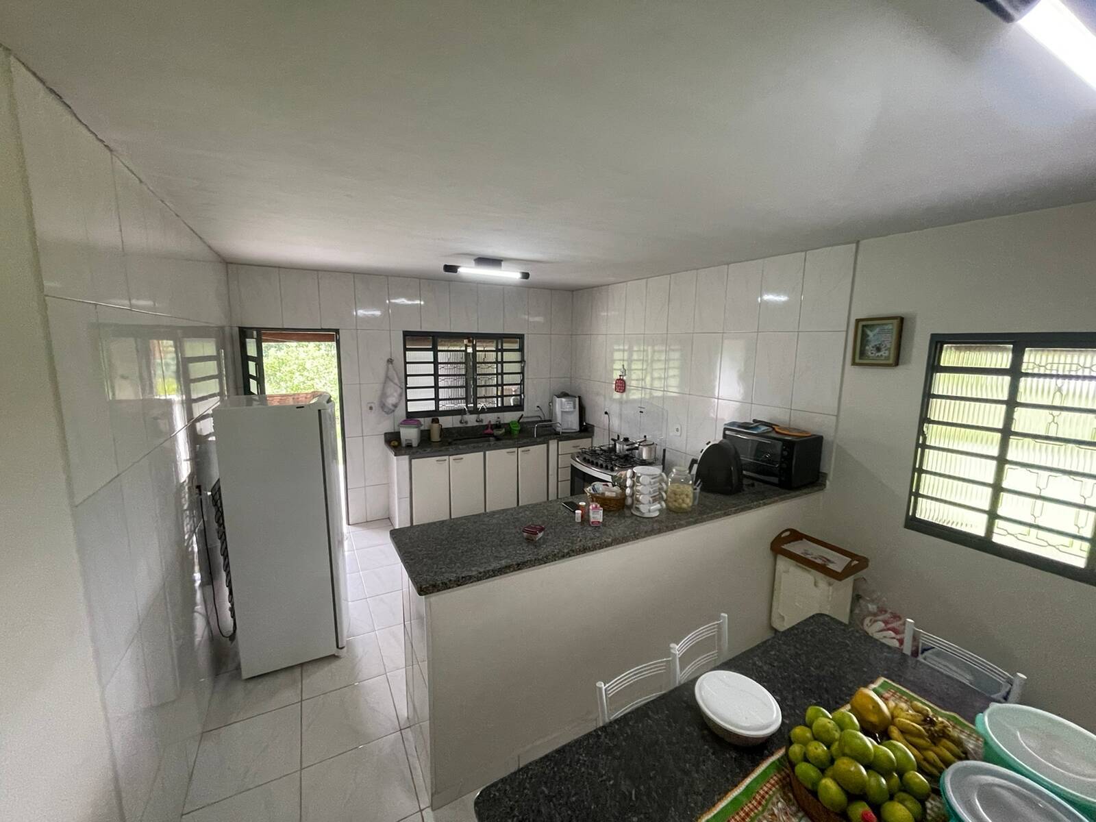 Chácara à venda com 3 quartos, 218m² - Foto 4