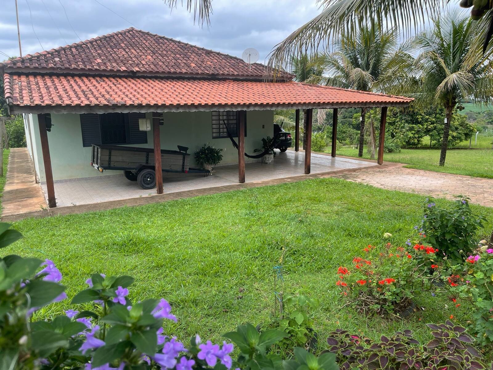 Chácara à venda com 3 quartos, 218m² - Foto 1