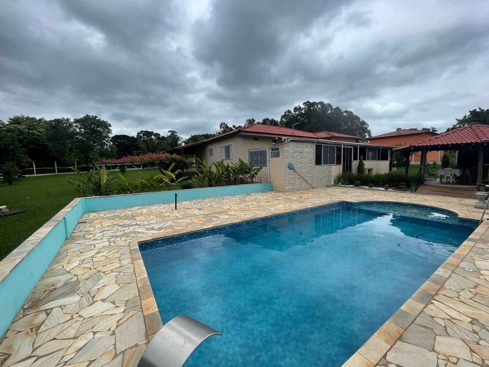 Chácara à venda com 4 quartos, 250m² - Foto 25