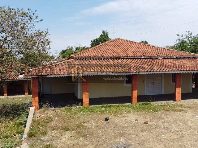 #1073 - Casa para Venda em São Pedro - SP - 2