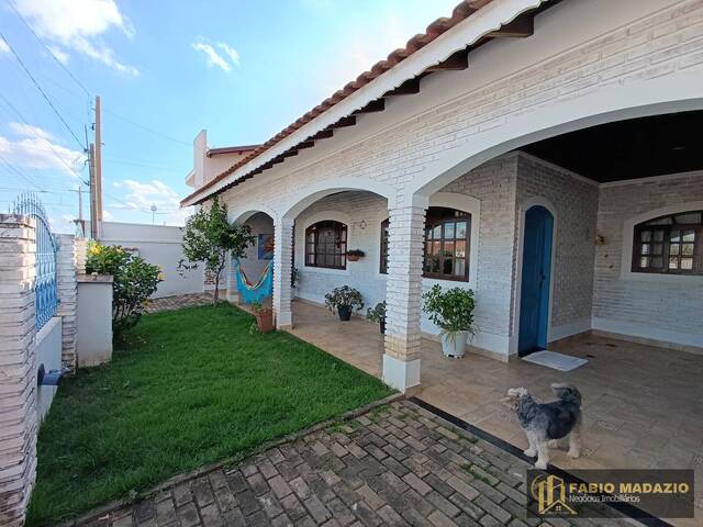 #894 - Casa para Venda em São Pedro - SP