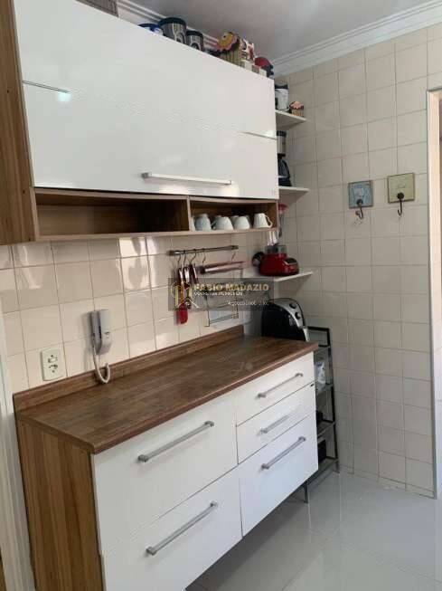 Apartamento à venda com 2 quartos, 69m² - Foto 3