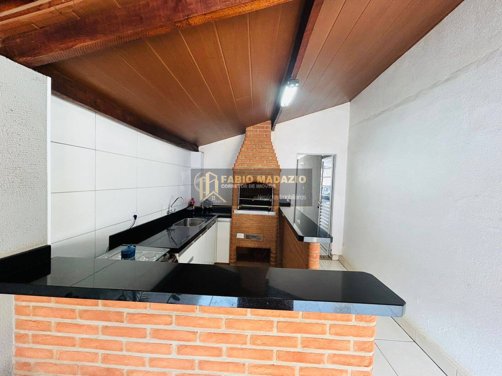Casa à venda com 2 quartos, 187m² - Foto 1