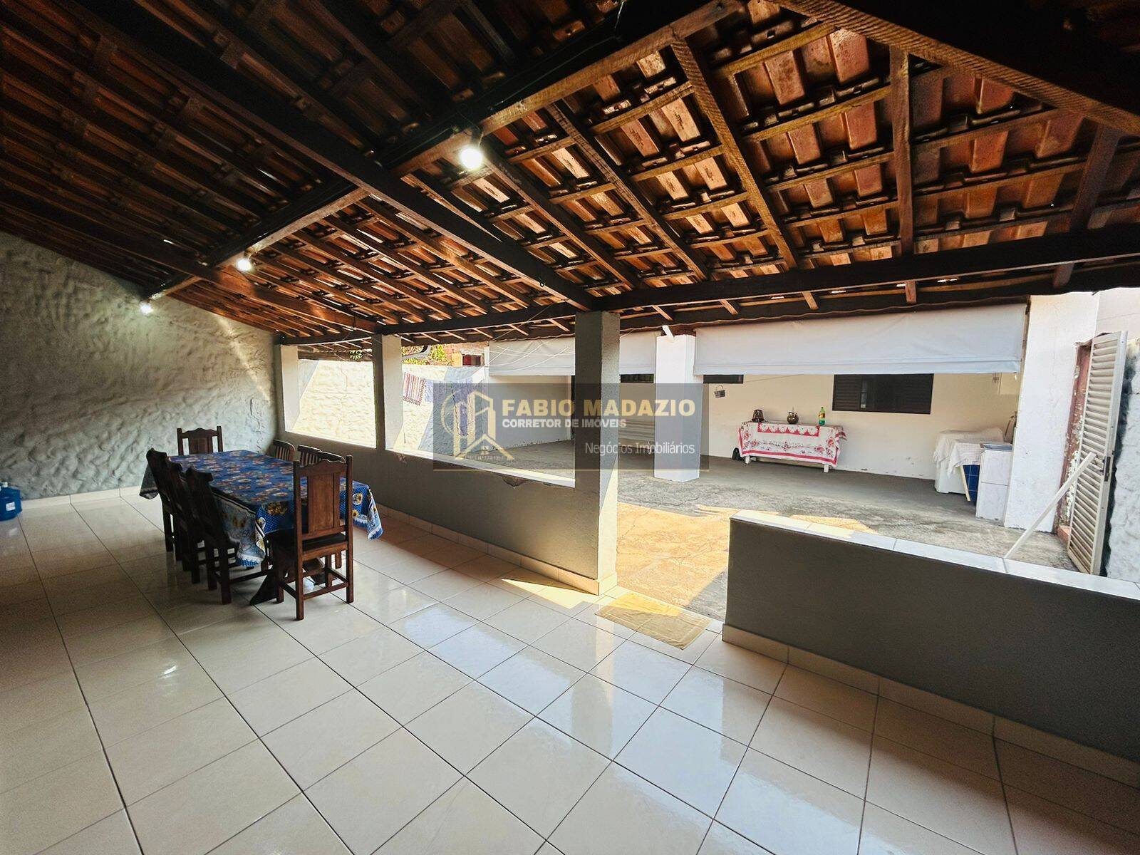 Casa à venda com 2 quartos, 187m² - Foto 11
