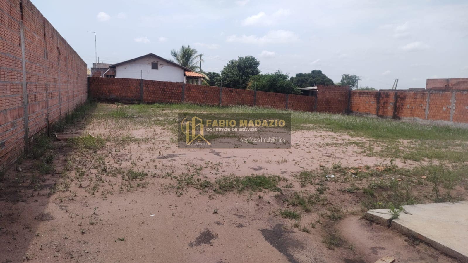 Casa à venda com 2 quartos, 55m² - Foto 13