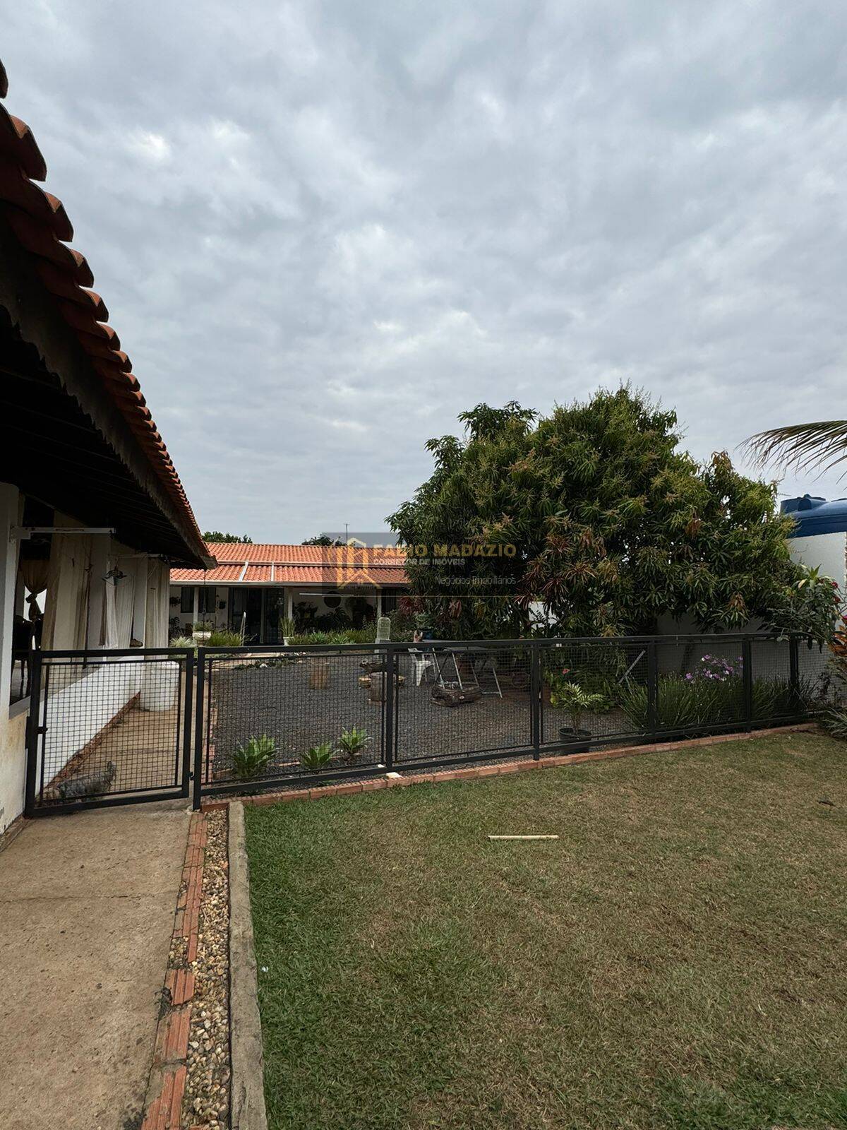 Chácara à venda com 3 quartos, 226m² - Foto 24