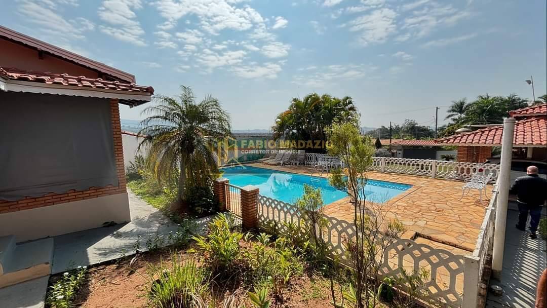 Casa, 5 quartos, 240 m² - Foto 1