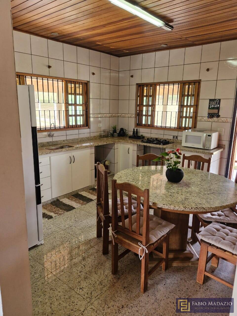 Chácara à venda com 5 quartos, 1000m² - Foto 16