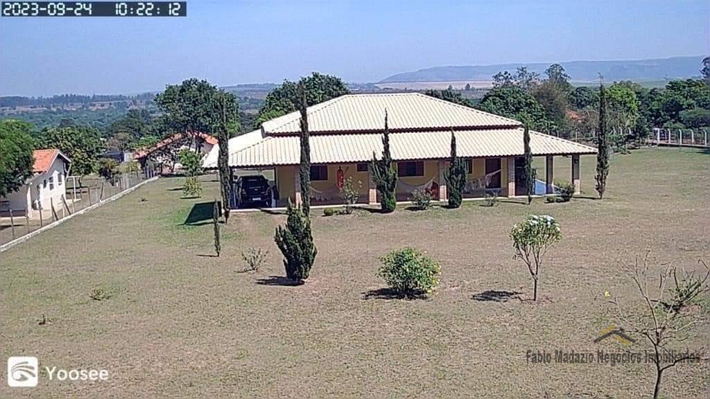Chácara à venda com 3 quartos, 215m² - Foto 1