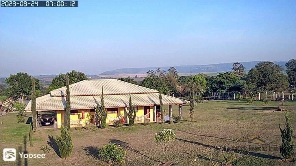 Chácara à venda com 3 quartos, 215m² - Foto 2