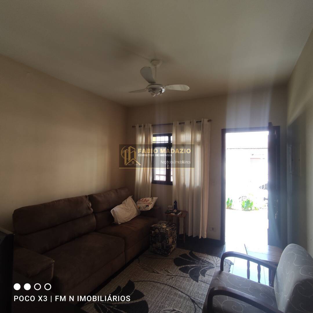 Casa à venda com 5 quartos, 250m² - Foto 5