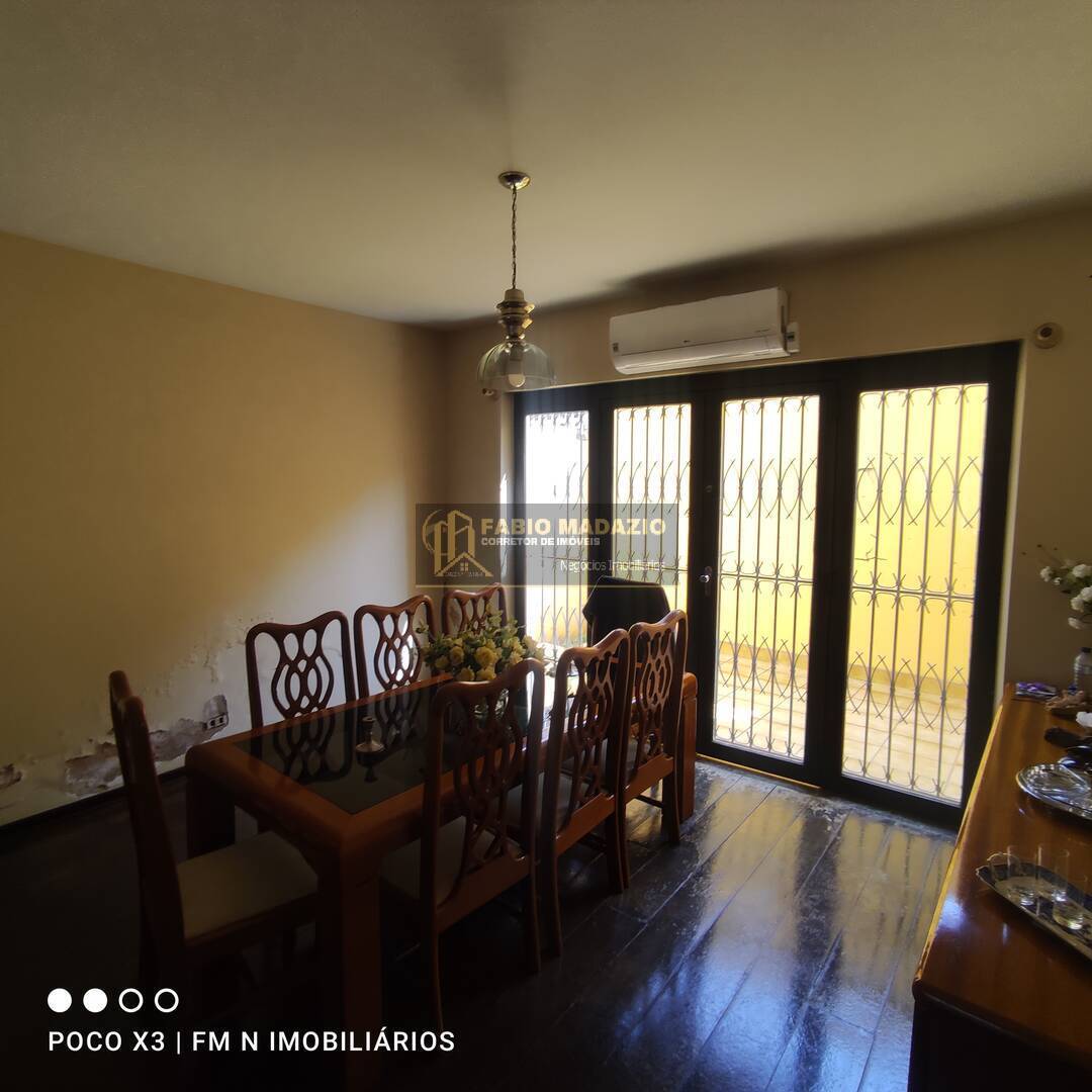 Casa à venda com 5 quartos, 250m² - Foto 10