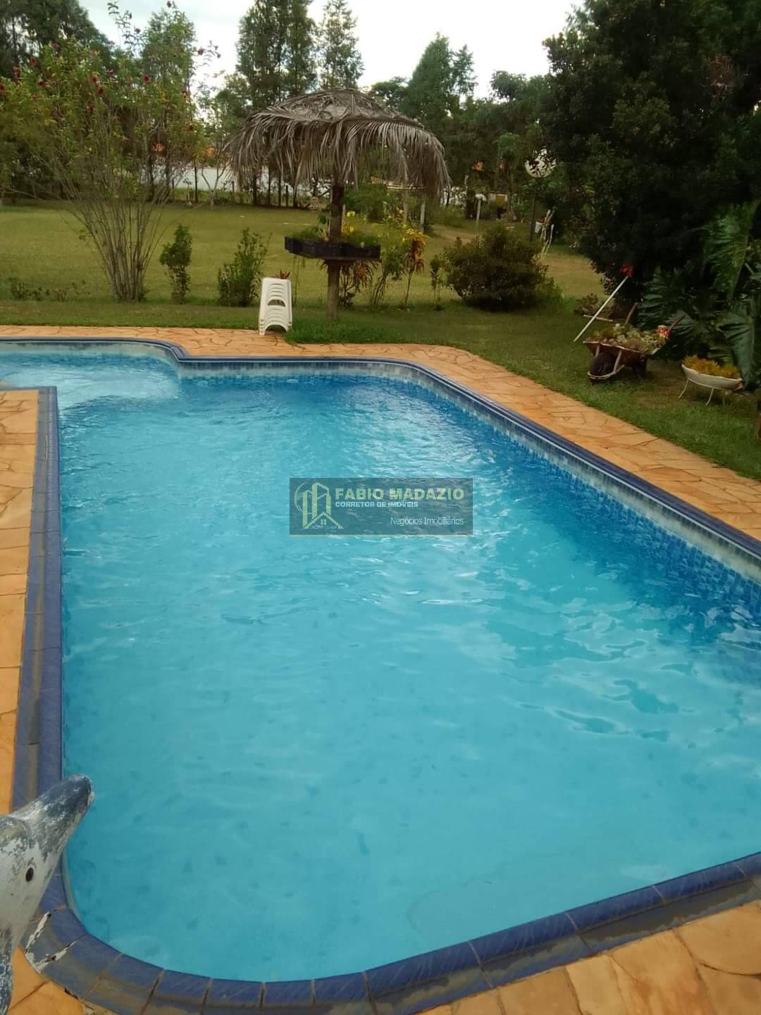 Chácara à venda com 4 quartos, 320m² - Foto 2