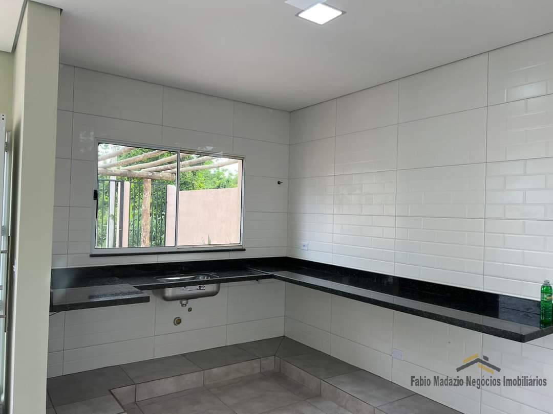 Casa à venda com 2 quartos, 100m² - Foto 4