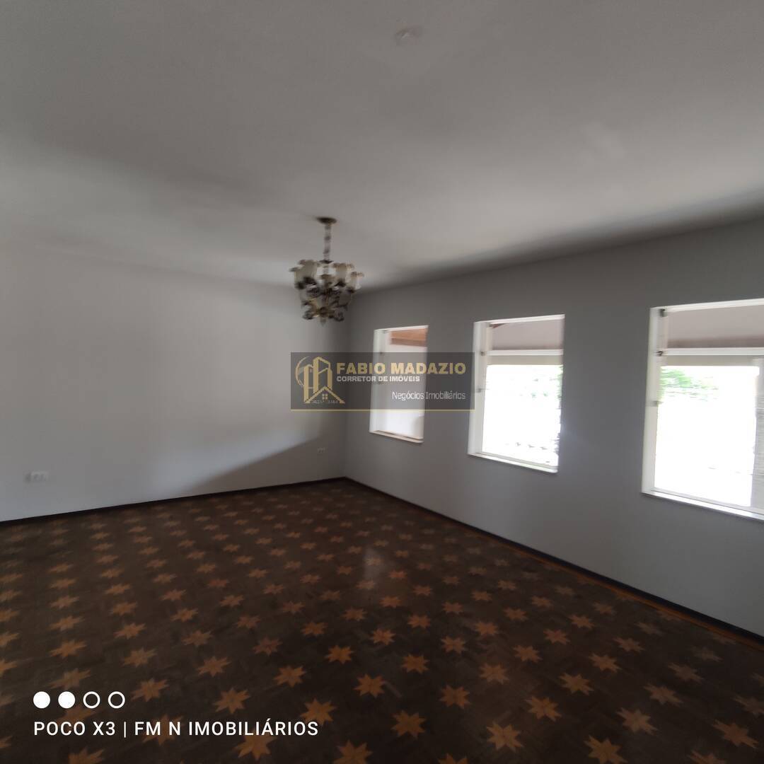 Casa à venda e aluguel com 3 quartos, 270m² - Foto 2