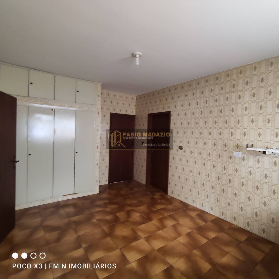 Casa à venda e aluguel com 3 quartos, 270m² - Foto 11