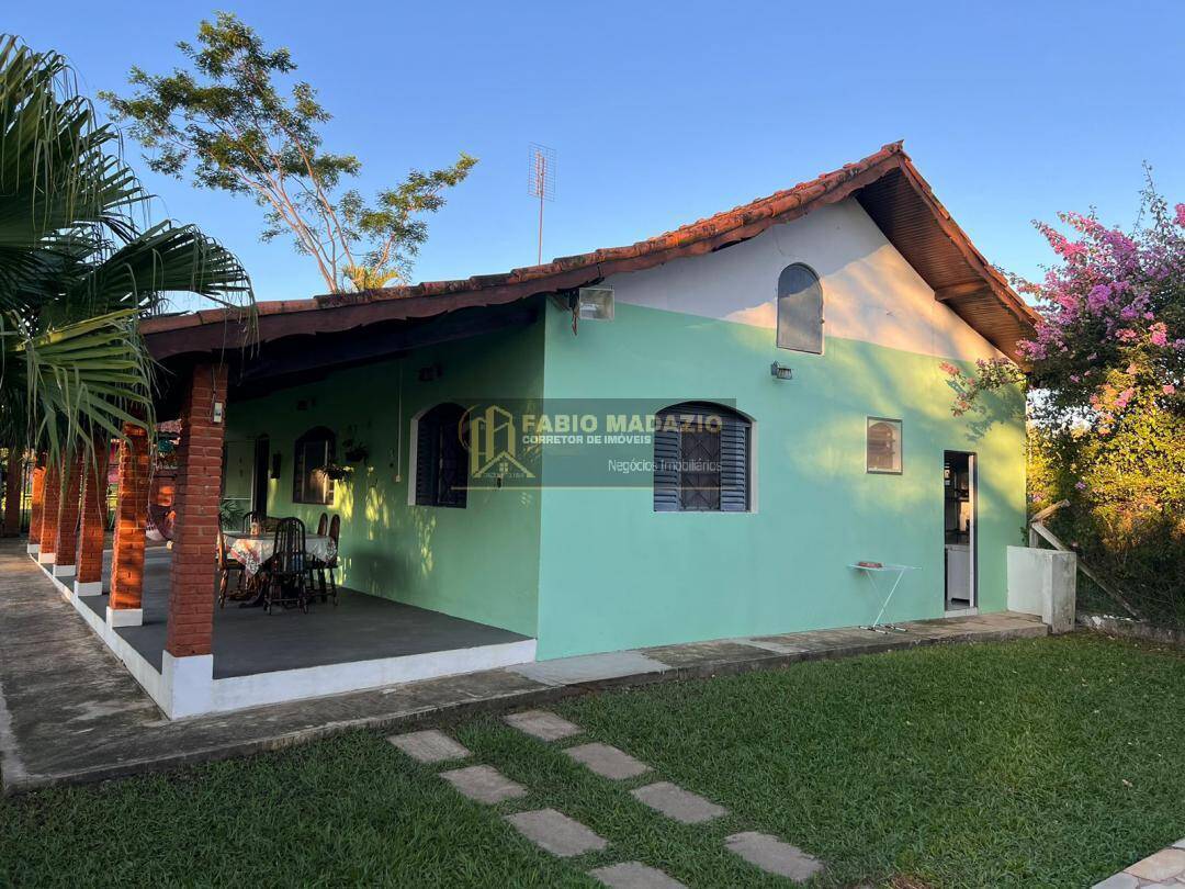 Chácara à venda com 3 quartos, 172m² - Foto 2
