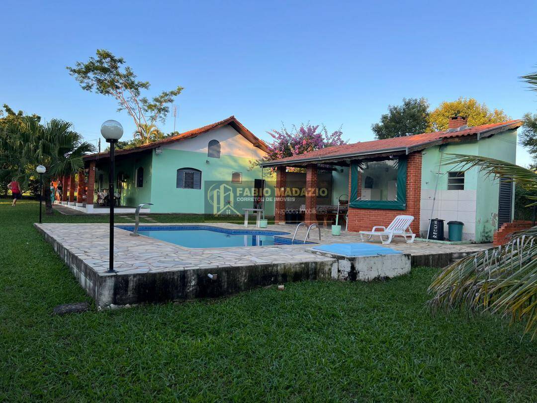 Chácara à venda com 3 quartos, 172m² - Foto 3
