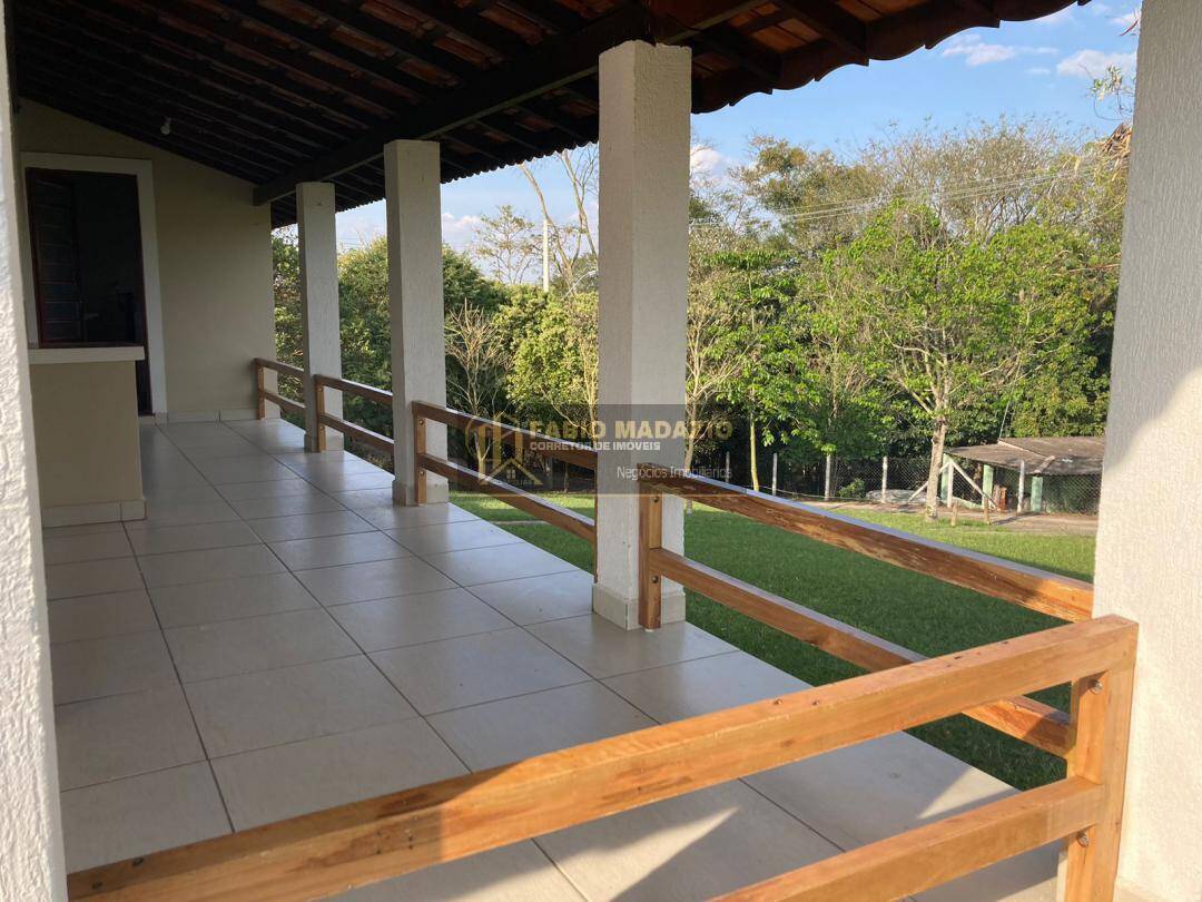Chácara à venda com 2 quartos, 140m² - Foto 1