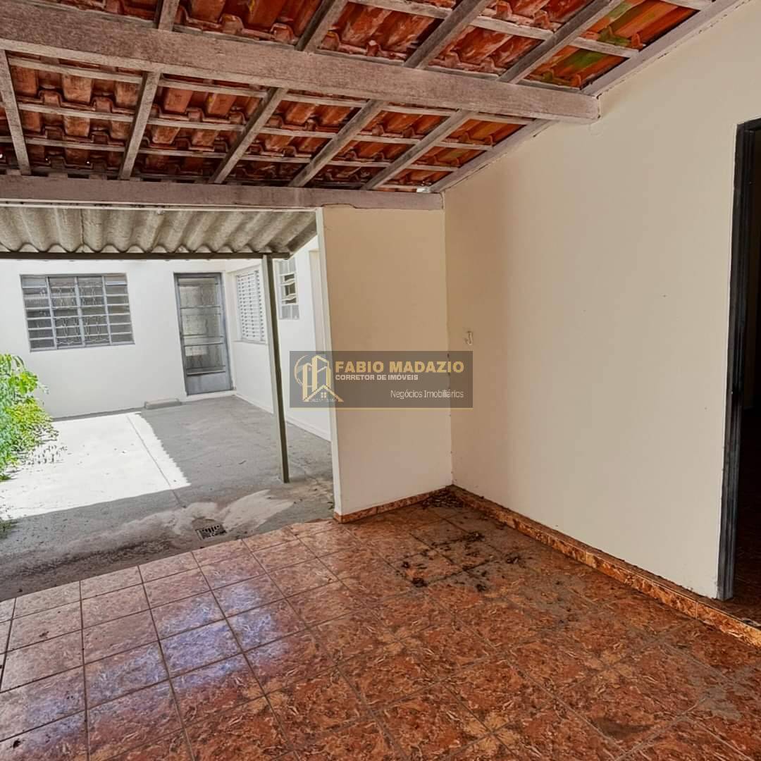 Casa à venda com 3 quartos, 105m² - Foto 1