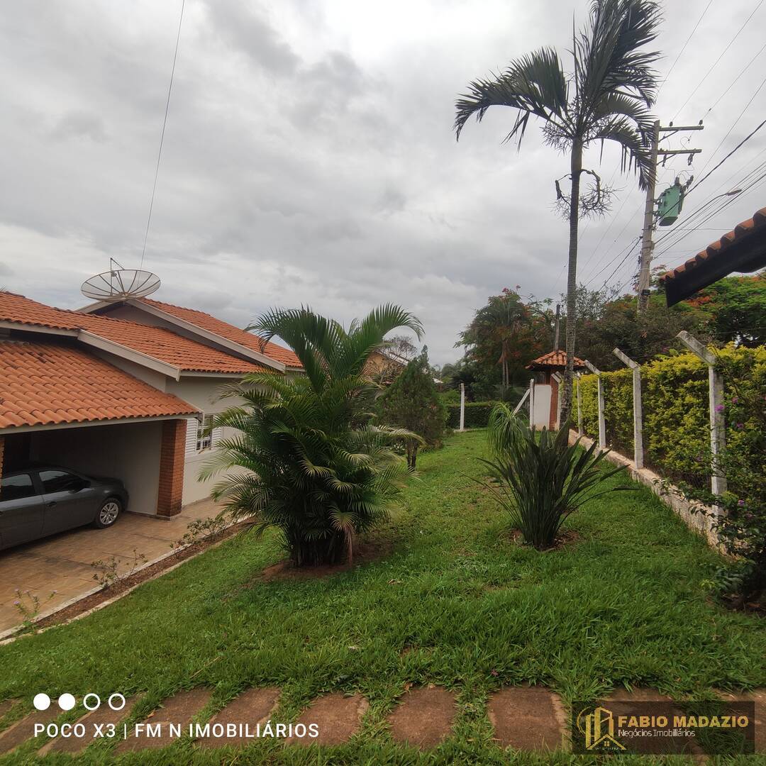 Chácara à venda com 3 quartos, 170m² - Foto 1