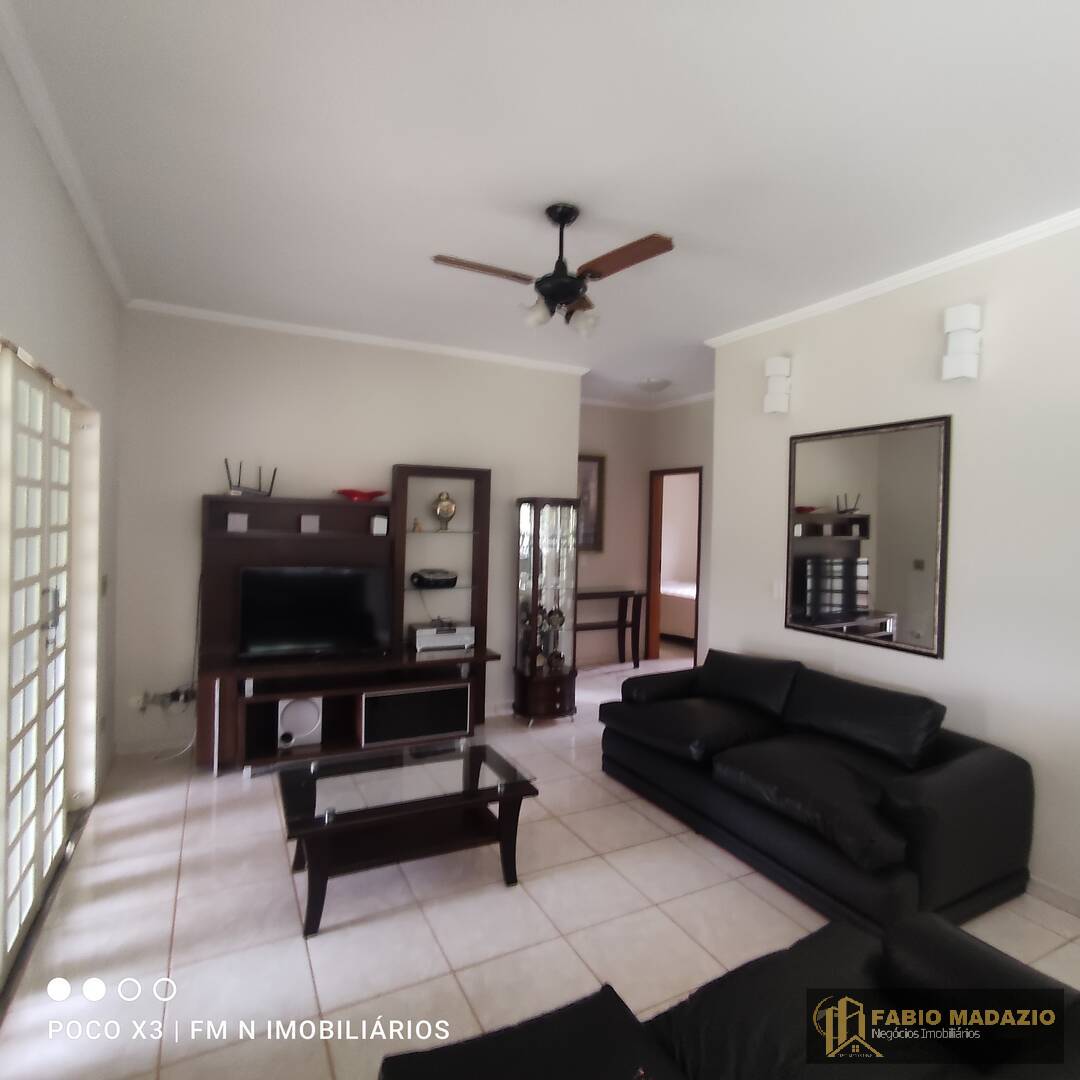 Chácara à venda com 3 quartos, 170m² - Foto 2
