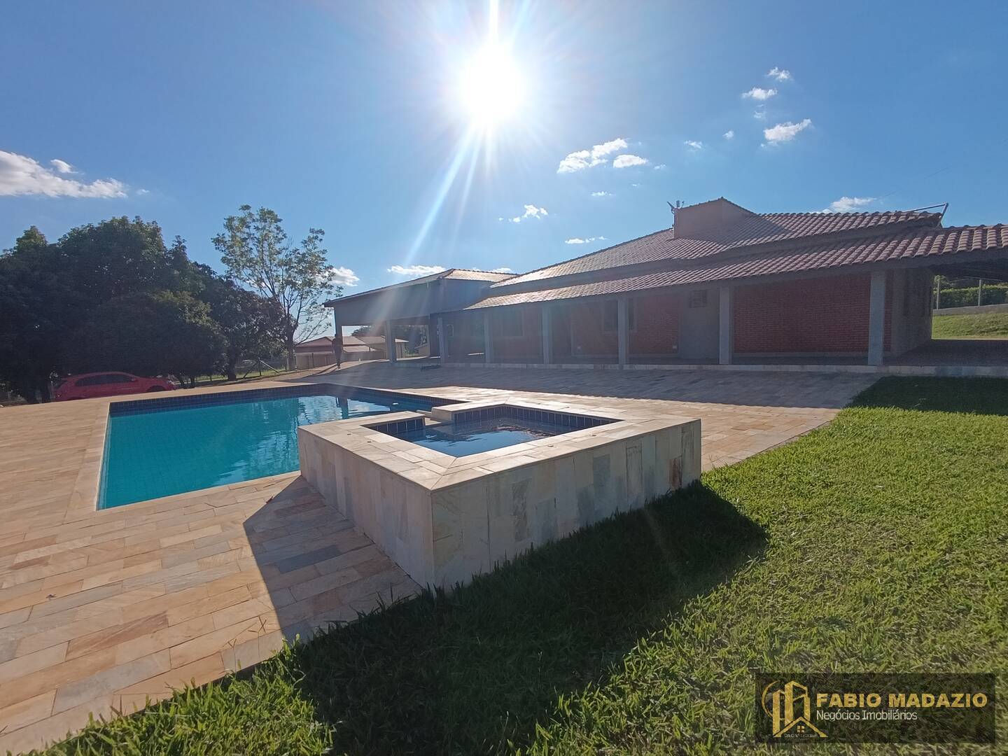 Chácara à venda com 6 quartos, 500m² - Foto 2