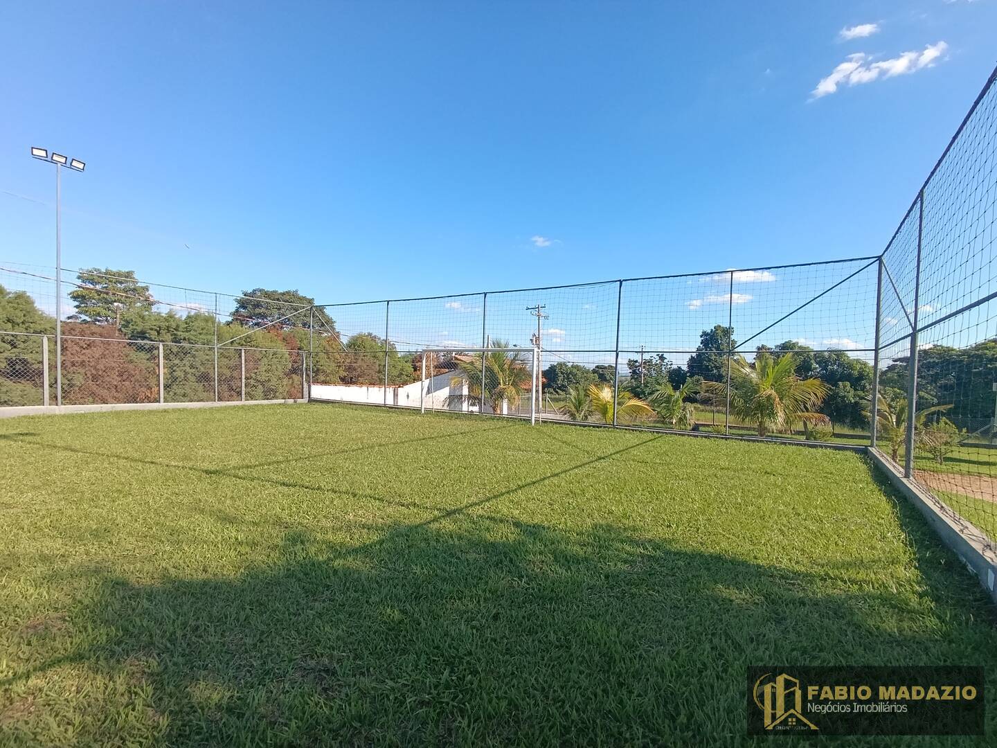 Chácara à venda com 6 quartos, 500m² - Foto 1