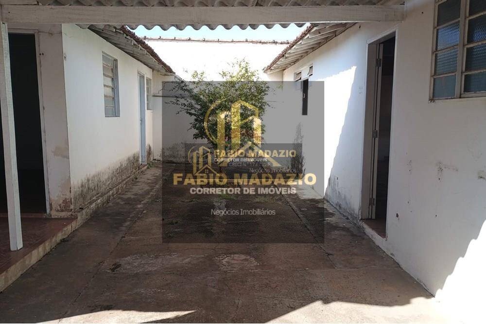 Casa à venda com 5 quartos, 306m² - Foto 4