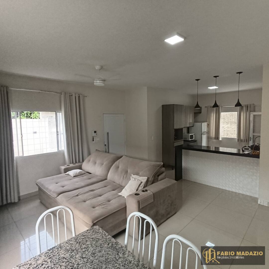 Casa à venda com 2 quartos, 100m² - Foto 3