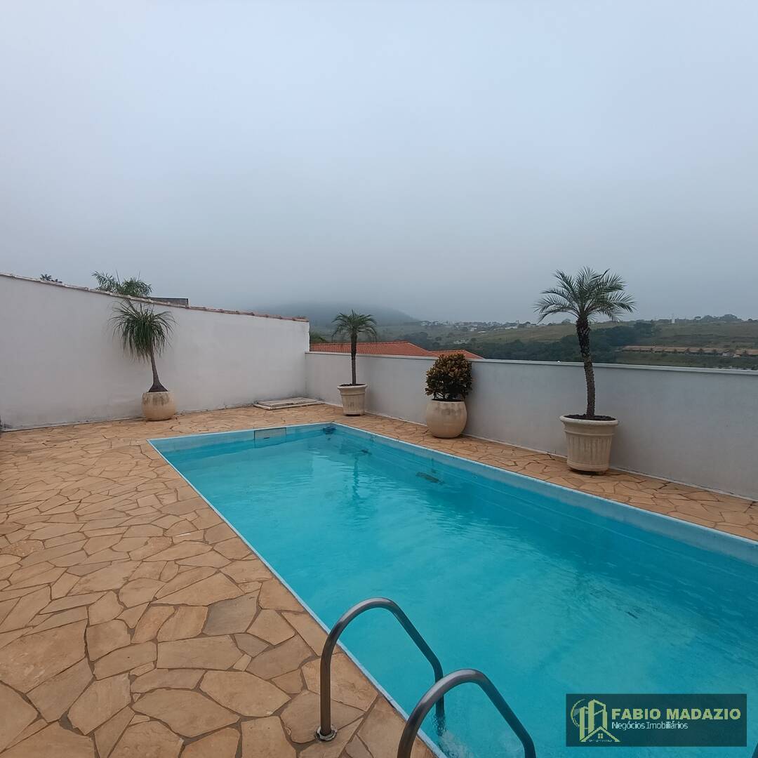 Casa à venda com 3 quartos, 165m² - Foto 1