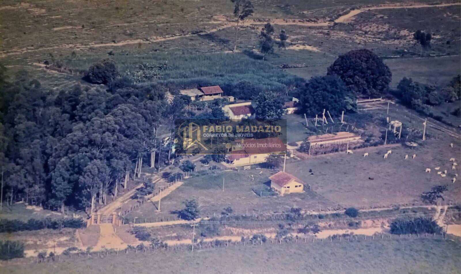 Sítio, 6 quartos, 1 m² - Foto 1