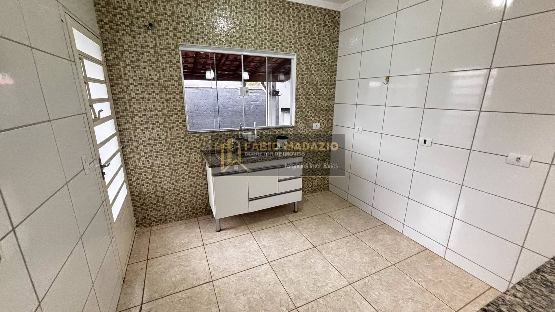 Casa à venda com 2 quartos, 110m² - Foto 12