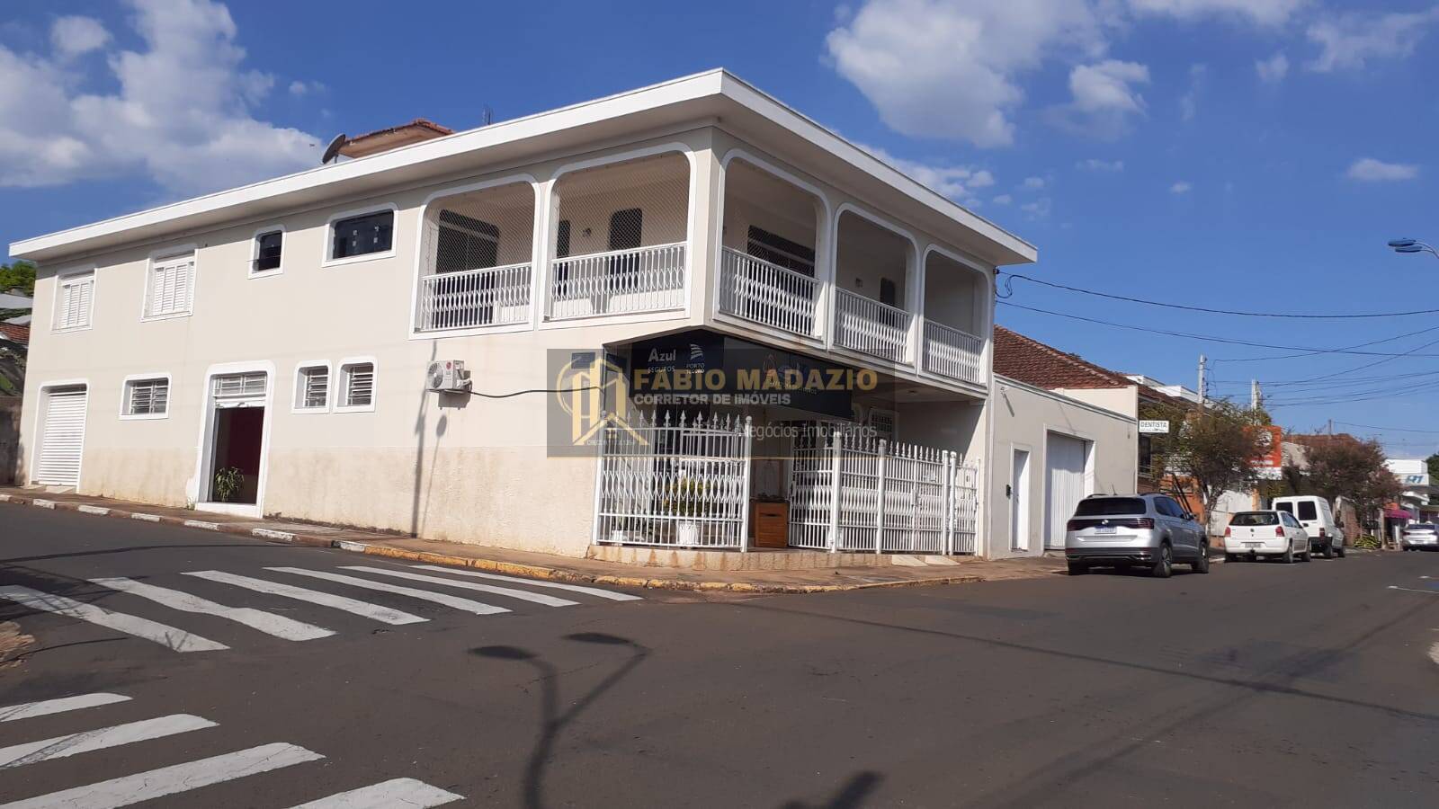 Casa à venda com 3 quartos, 490m² - Foto 1
