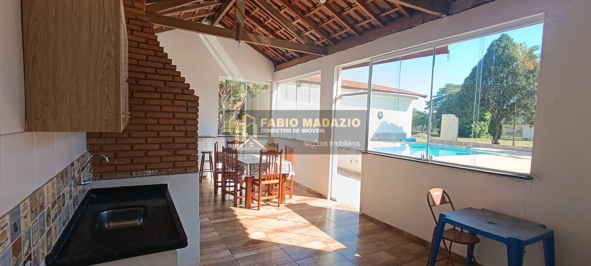 Chácara à venda com 5 quartos, 350m² - Foto 25