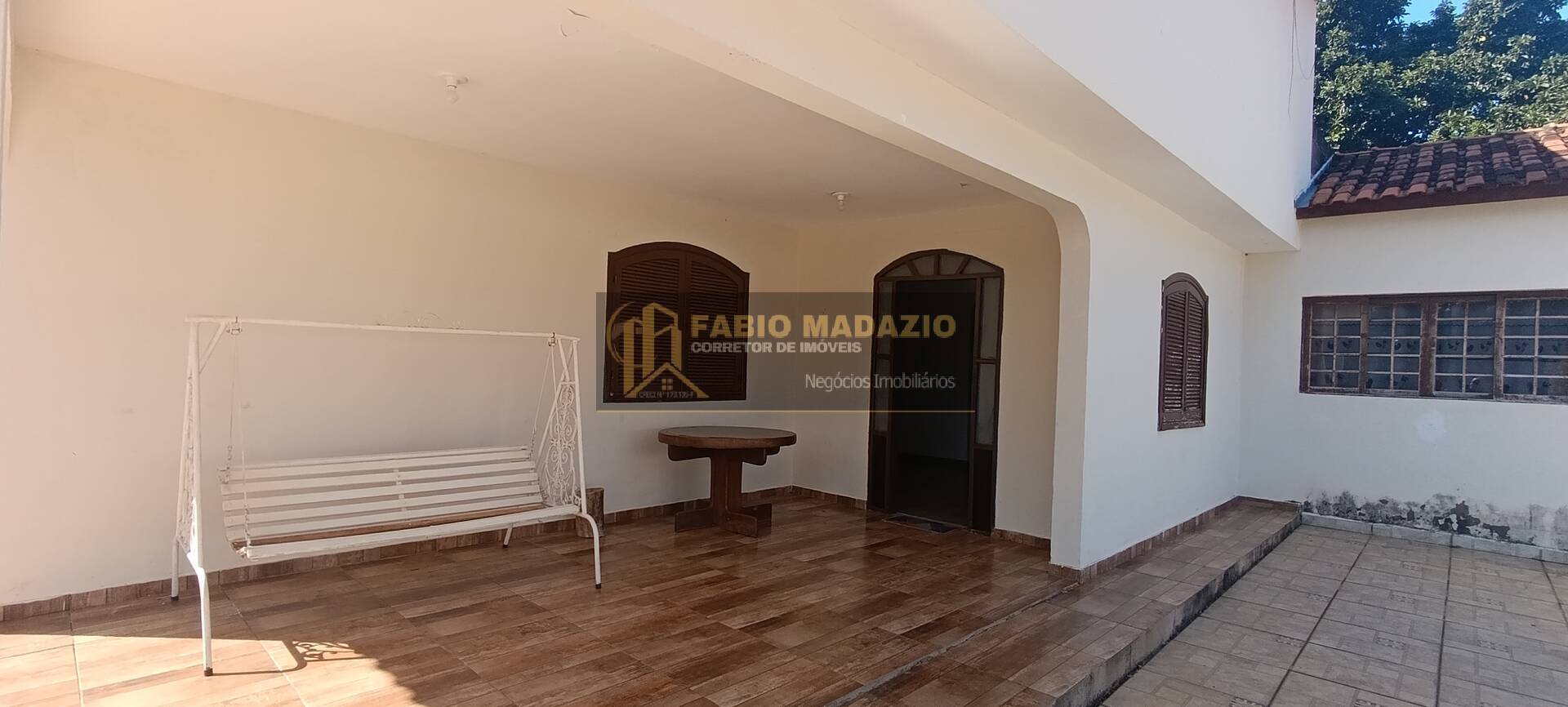 Chácara à venda com 5 quartos, 350m² - Foto 4