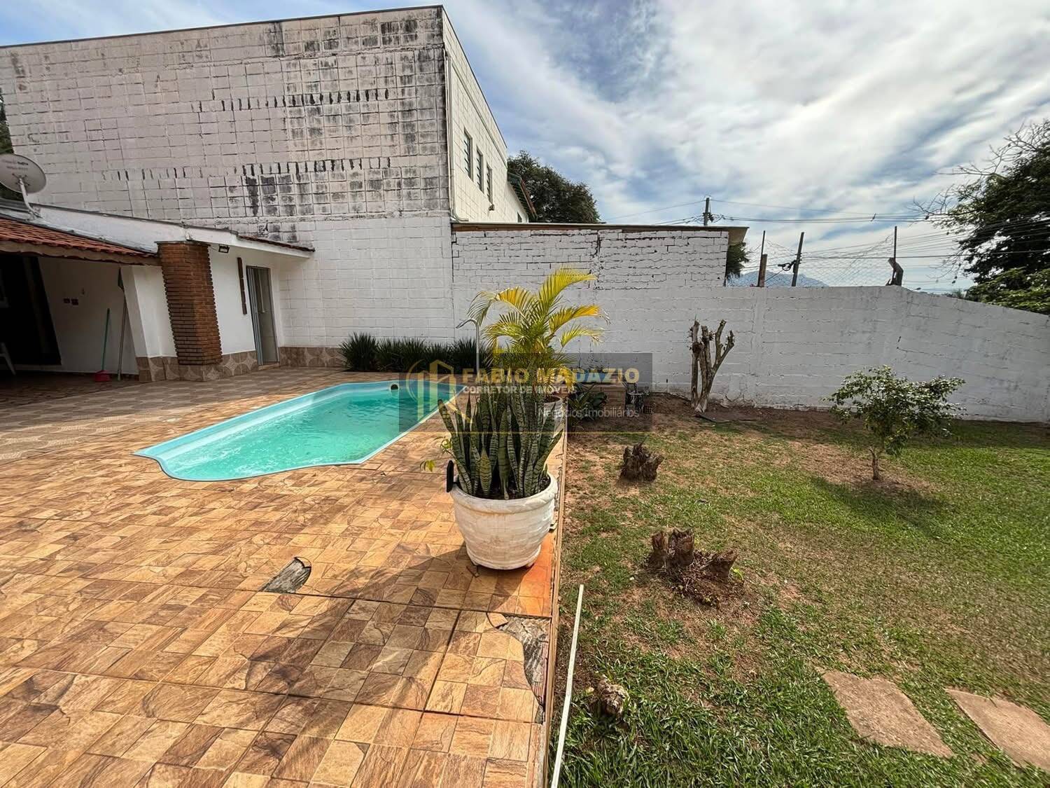 Casa à venda com 1 quarto, 90m² - Foto 2