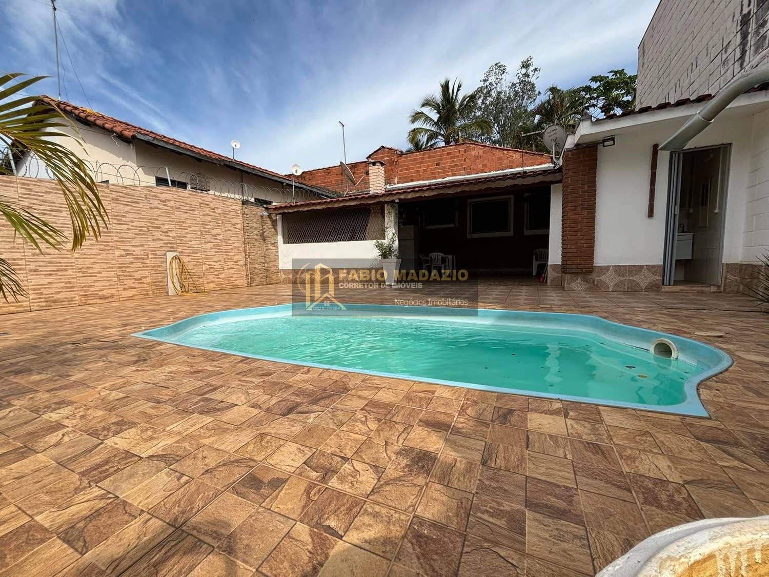 Casa à venda com 1 quarto, 90m² - Foto 3