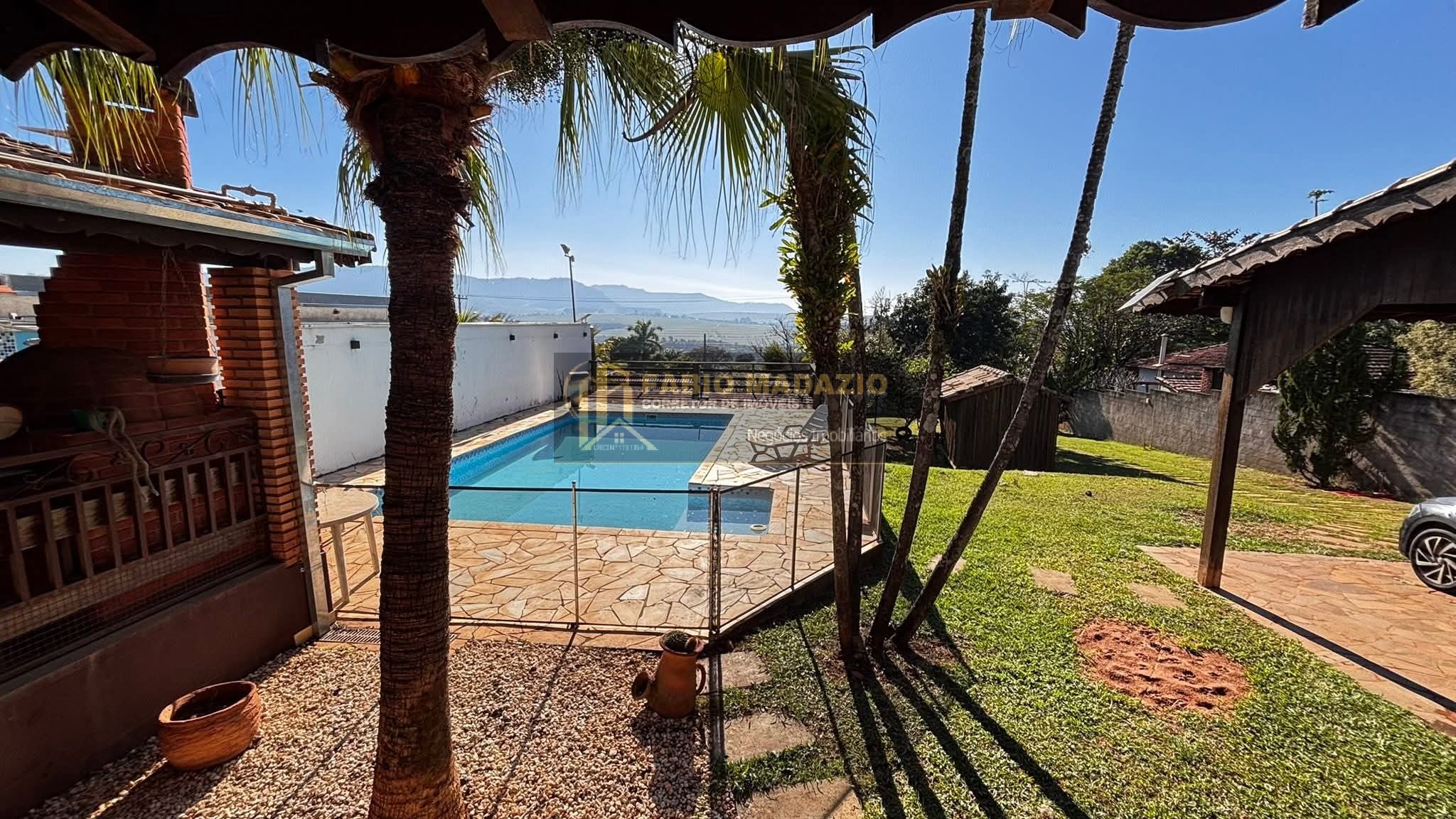 Chácara, 3 quartos, 1050 m² - Foto 2