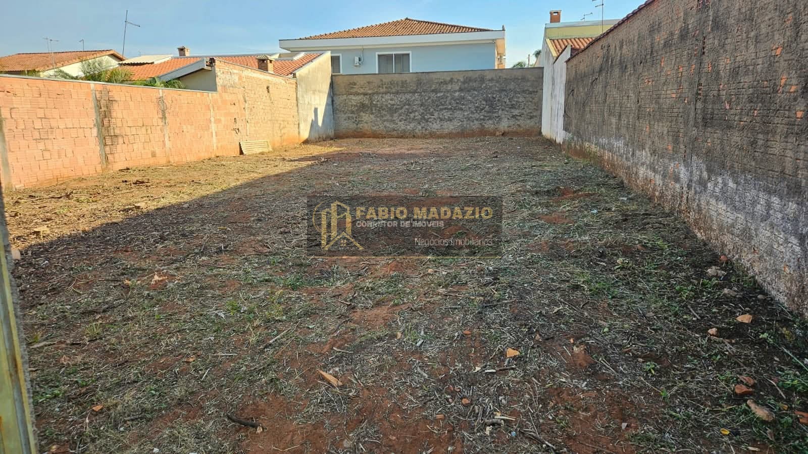 Terreno, 302 m² - Foto 1
