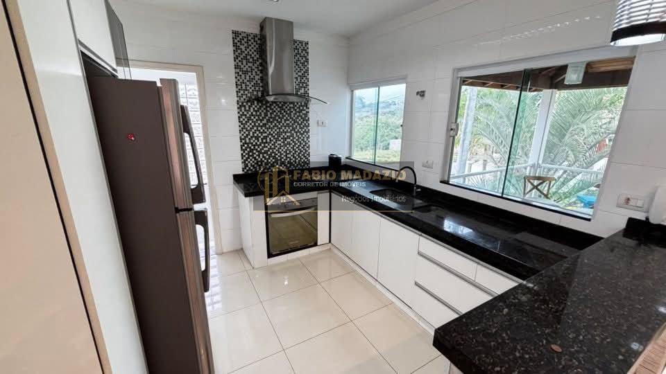 Casa, 3 quartos, 238 m² - Foto 4