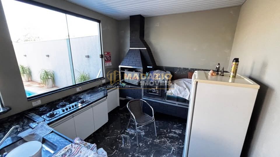 Casa, 3 quartos, 240 m² - Foto 2