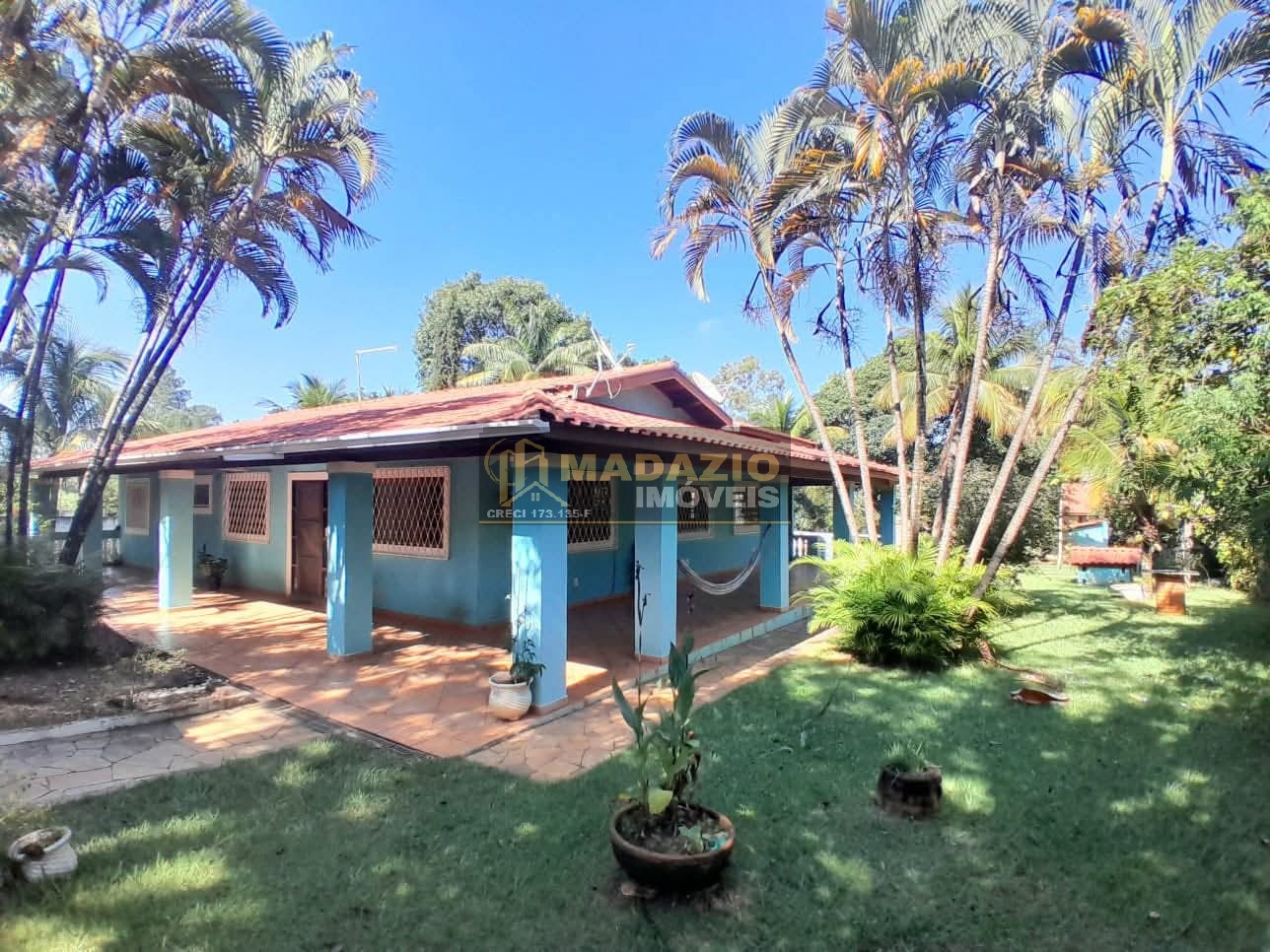 Sítio, 4 quartos, 2500 m² - Foto 1