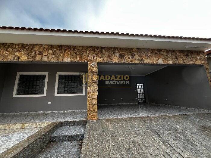 Casa, 3 quartos, 200 m² - Foto 1